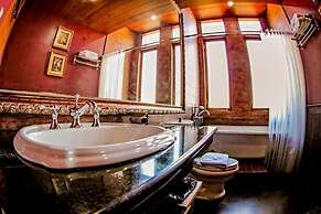 Rumah Stroberi Organic Farm and Lodge