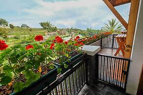 Rumah Stroberi Organic Farm and Lodge