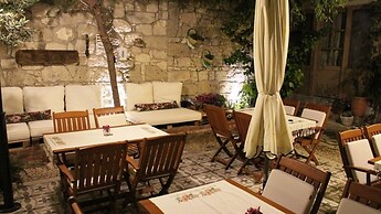 Lilyum Alaçatı Butik Otel