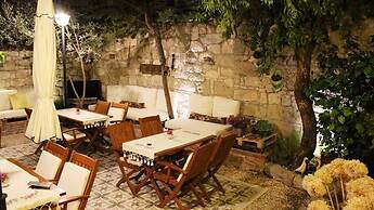 Lilyum Alaçatı Butik Otel