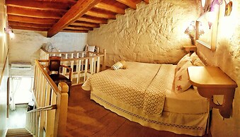 Lilyum Alaçatı Butik Otel