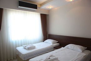 Azura Park Residence