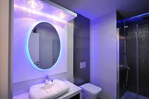 Azura Park Residence