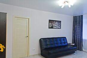 Apartment ALLiS-HALL on Malysheva 73a