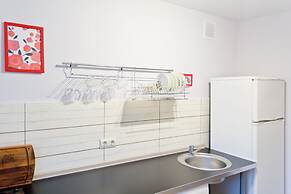 Apartment ALLiS-HALL on Chelyuskintsev 23