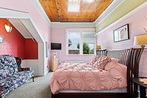 Mccloud Mercantile Hotel