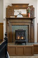 Mccloud Mercantile Hotel