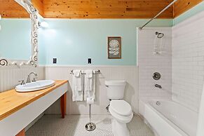 Mccloud Mercantile Hotel