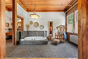 Mccloud Mercantile Hotel