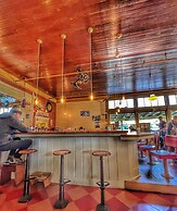 Mccloud Mercantile Hotel