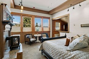 Mccloud Mercantile Hotel