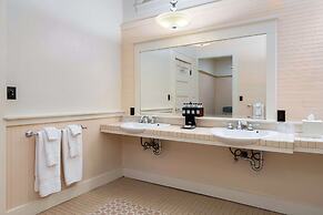 Mccloud Mercantile Hotel