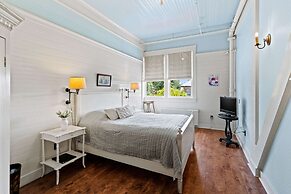 Mccloud Mercantile Hotel