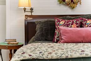 Mccloud Mercantile Hotel