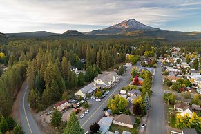Mccloud Mercantile Hotel