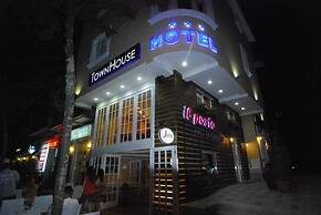 Hotel Town House