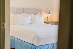 Puerta Cortes Residences