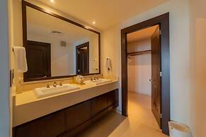 Puerta Cortes Residences