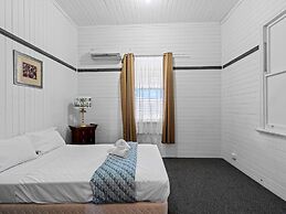 Crows Nest Tourist Park