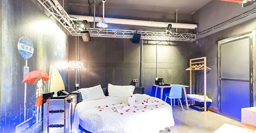 Fansi Movie Hotel Zhongda Branch