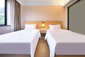 Wing Hotel Guilin- Pedestrian Street