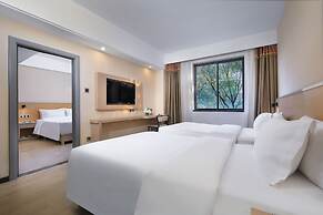 Wing Hotel Guilin- Pedestrian Street