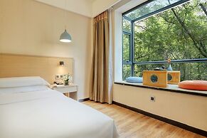 Wing Hotel Guilin- Pedestrian Street