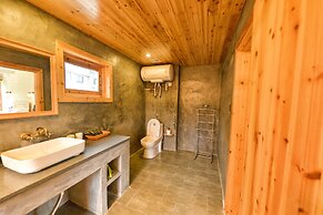 Floral Hotel Qiandaohu Deyishe Inn