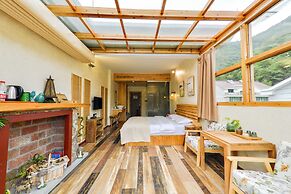 Floral Hotel Qiandaohu Deyishe Inn