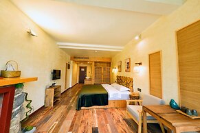 Floral Hotel Qiandaohu Deyishe Inn