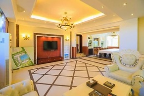 Chateau Monette Hotel & Resort