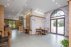Floral Hotel Huzhou Lize Yard