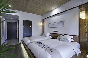 Floral Hotel Deqing Qinzizaiju