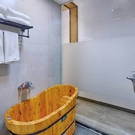 Floral Hotel Deqing Qinzizaiju