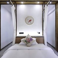 Floral Hotel Deqing Qinzizaiju