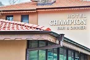 Hotel Champion