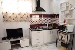 Charmin & Trendy Apartment Marsa Beach