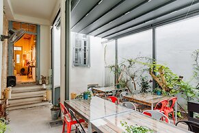 TasEv Boutique Hotel