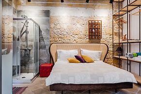 TasEv Boutique Hotel