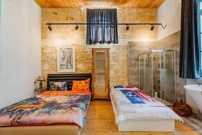 TasEv Boutique Hotel