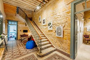 TasEv Boutique Hotel