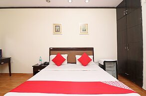 OYO 24624 Kaycee Residency