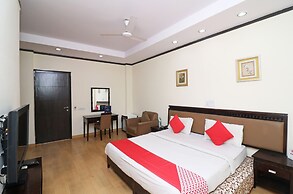 OYO 24624 Kaycee Residency