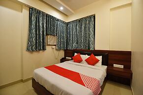 OYO 3311 Hotel Apple 9