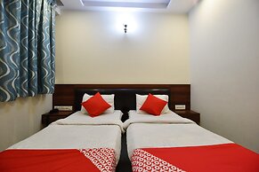 OYO 3311 Hotel Apple 9