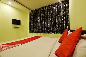 OYO 3311 Hotel Apple 9