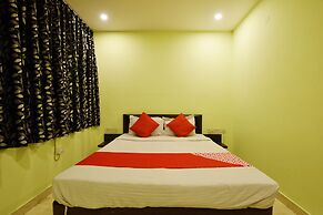 OYO 3311 Hotel Apple 9