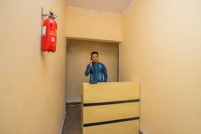 OYO 10522 Varcity Emerald