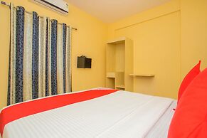 OYO 10522 Varcity Emerald