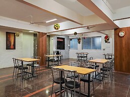 OYO 19530 SilverKey Vishrantwadi